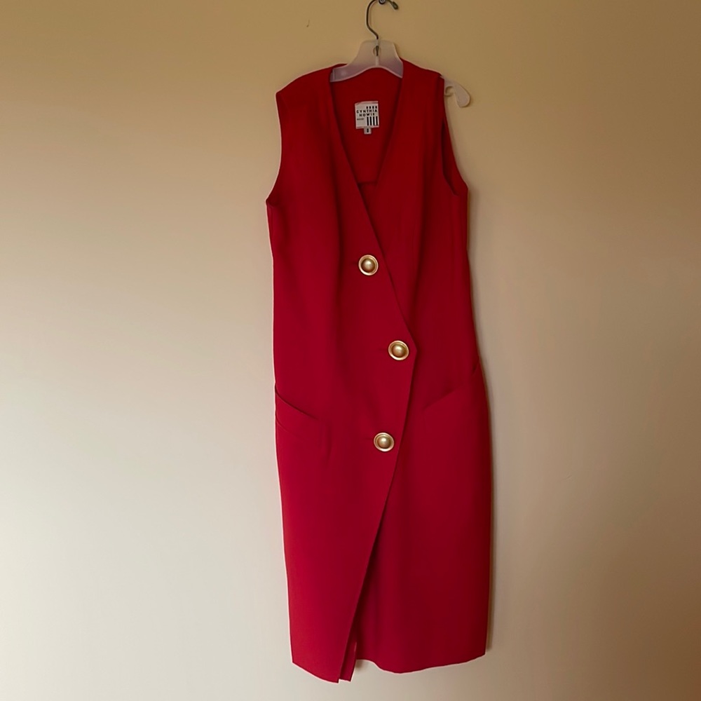 Beautiful knee length dress, asymmetric closure